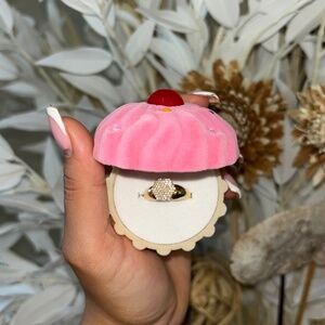 18k Gold Ring with Real Diamonds